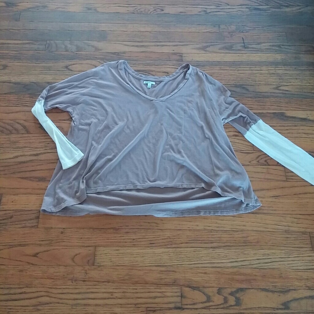 Stylemint Top V Neck with high low hem